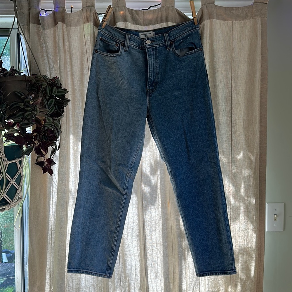 Abercrombie jeans the mom high rise
